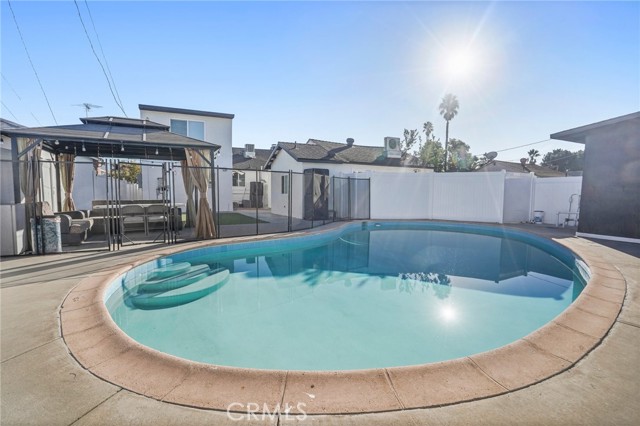 Detail Gallery Image 32 of 44 For 7323 Camellia Ave, North Hollywood,  CA 91605 - 5 Beds | 3 Baths