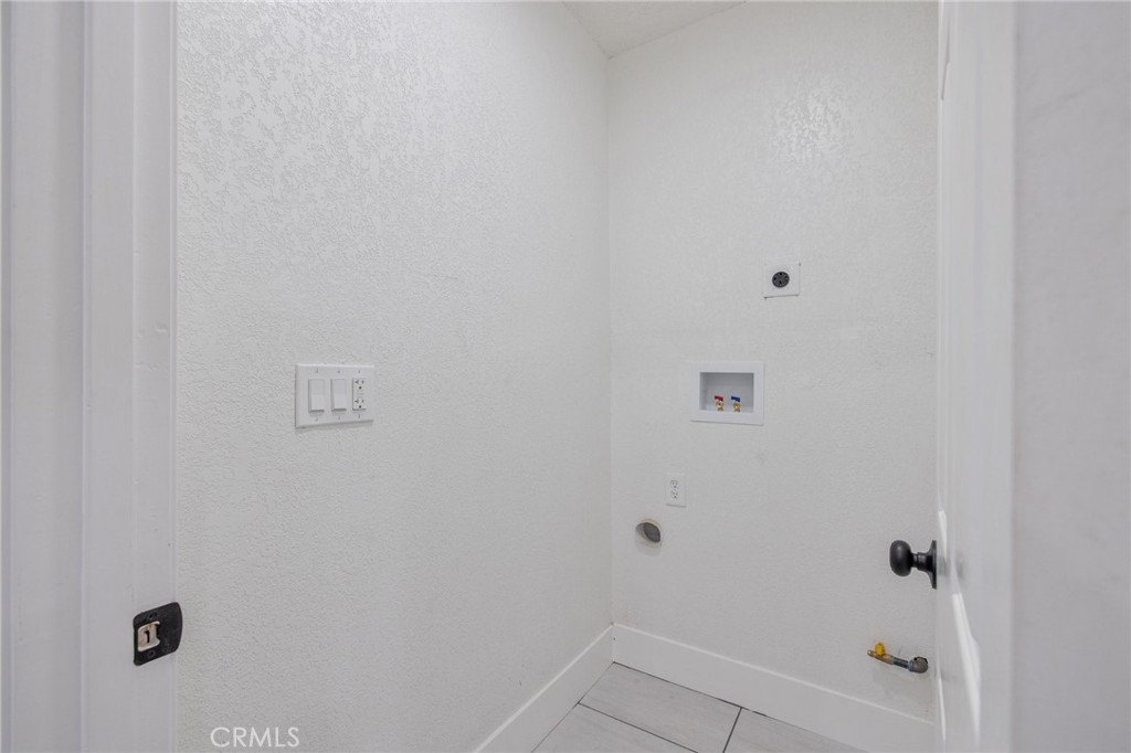 https://media.crmls.org/medias/20957fad-ec42-4427-98a5-0058af1a8281.jpg?preset=X-Large