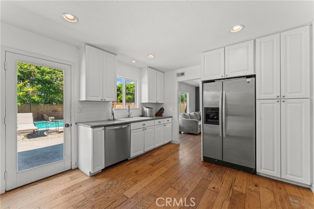 1391 Lowery Street, Simi Valley CA: https://media.crmls.org/medias/20958d24-2ce7-4767-aca0-176e524ee9e0.jpg