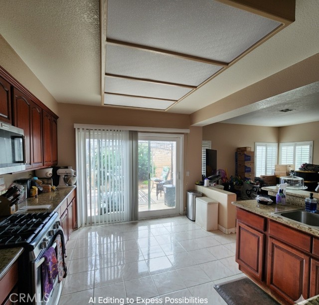 Detail Gallery Image 10 of 27 For 10482 Valley Crest, Moreno Valley,  CA 92557 - 4 Beds | 2/1 Baths