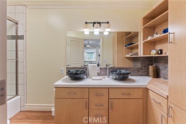 1377 Knoll Road, Redlands CA: https://media.crmls.org/medias/2095c3b9-5040-44c4-a47d-d716f3516020.jpg