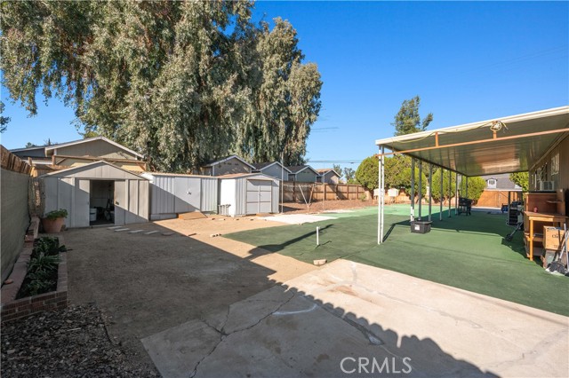19817 Grand Avenue, Lake Elsinore CA: https://media.crmls.org/medias/2095ddbe-9b66-4d56-90e2-e4f3a085525e.jpg