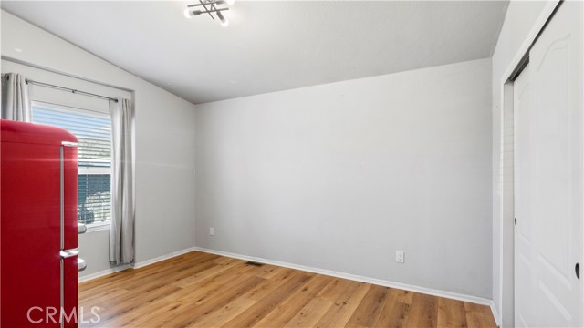 300 Ellis Street, Lake Elsinore CA: https://media.crmls.org/medias/20964ad7-0781-4338-94c3-9d346a1eaa84.jpg