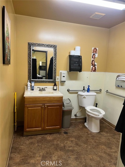 7092 E Gage Avenue, Commerce CA: https://media.crmls.org/medias/2096bc11-9907-4056-a54a-86a3cfa9d3b7.jpg
