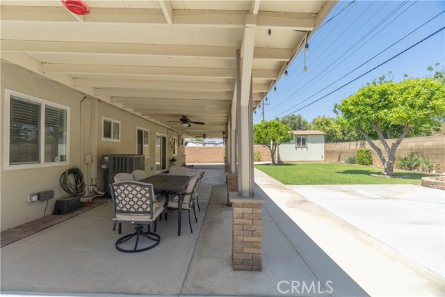 5611 Harold Street, Riverside CA: https://media.crmls.org/medias/2096d5c8-c440-41bd-b9de-2cf813558391.jpg