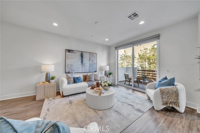 Detail Gallery Image 20 of 59 For 687 Doheny, Costa Mesa,  CA 92627 - 2 Beds | 2/2 Baths