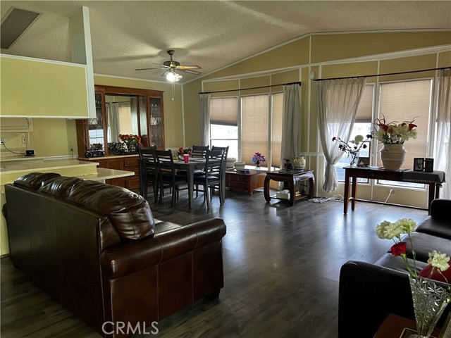44725 St. Highway 74 Highway, Hemet CA: https://media.crmls.org/medias/209766bc-1522-4f4a-9f7f-c78f31772693.jpg