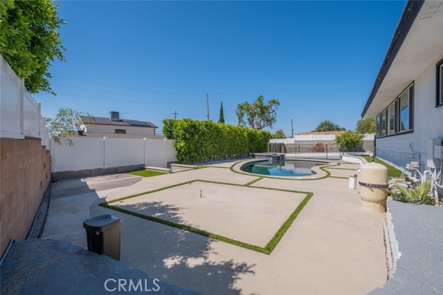 9830 Foothill Boulevard, Sylmar CA: https://media.crmls.org/medias/2097b2a2-8d08-41b9-92d5-473b8b2dc075.jpg
