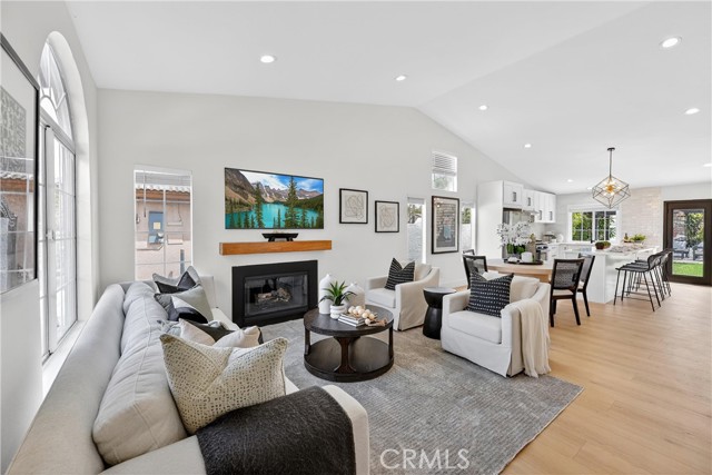 Detail Gallery Image 3 of 20 For 1263 Cornerstone Way, Corona,  CA 92878 - 3 Beds | 2 Baths