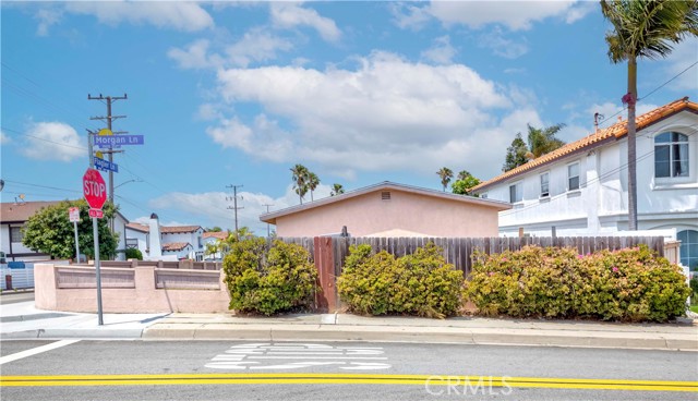 Detail Gallery Image 2 of 8 For 1901 Morgan Ln, Redondo Beach,  CA 90278 - – Beds | – Baths