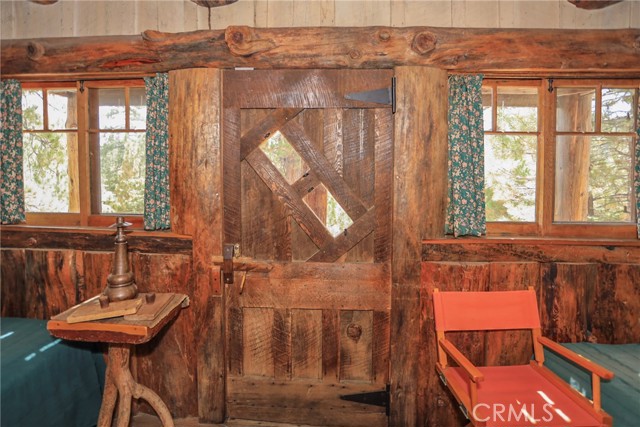 Detail Gallery Image 32 of 47 For 39342 Mohawk Dr, Fawnskin,  CA 92333 - 4 Beds | 2 Baths