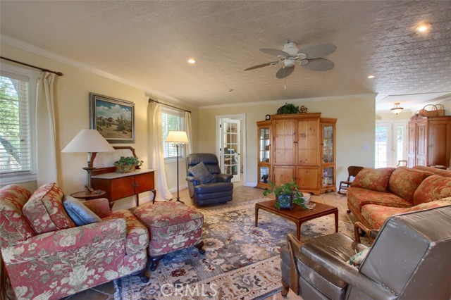 Detail Gallery Image 7 of 38 For 39406 John West Rd, Oakhurst,  CA 93644 - 4 Beds | 3 Baths