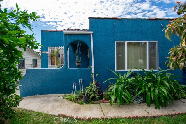 582 E 67th, Inglewood CA: https://media.crmls.org/medias/20997d50-e0dd-40e4-9be9-6fa471a6292d.jpg