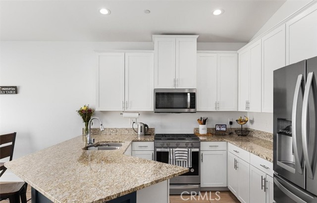 Detail Gallery Image 18 of 37 For 3822 Zamora, Bakersfield,  CA 93306 - 4 Beds | 2 Baths