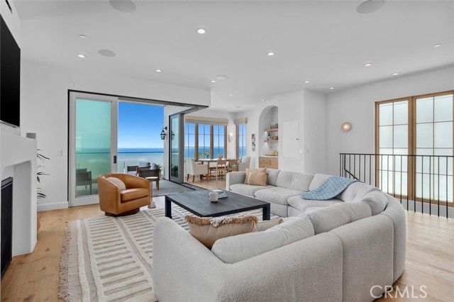 505 Bayview Drive, Manhattan Beach CA: https://media.crmls.org/medias/2099c45a-13c8-4901-a468-d394c18782a3.jpg