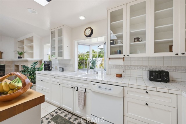 Detail Gallery Image 26 of 71 For 1633 Santiago, Newport Beach,  CA 92660 - 4 Beds | 3/1 Baths