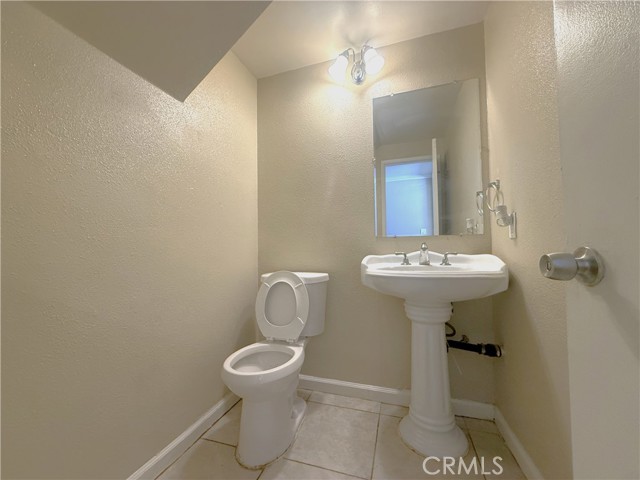 Detail Gallery Image 5 of 16 For 13466 Almetz St, Sylmar,  CA 91342 - 4 Beds | 2/1 Baths