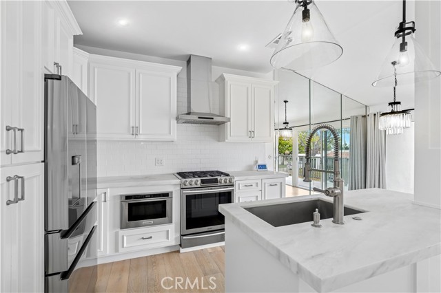 Detail Gallery Image 5 of 18 For 2010 Barranca, Newport Beach,  CA 92660 - 3 Beds | 2 Baths