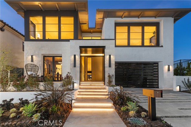 13 Ritz Cove Drive, Dana Point CA: https://media.crmls.org/medias/209b55fa-dd82-47fd-828d-abc5bf70acd1.jpg