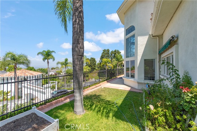 2836 N Kingsgate Drive, Orange CA: https://media.crmls.org/medias/209ba00e-73a6-4b1e-ac6c-7a4b61e32bed.jpg