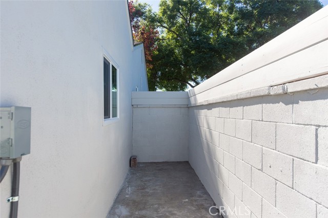 417 W Leeside, Glendora CA: https://media.crmls.org/medias/209c21bd-c987-47fb-b32c-76263626f67b.jpg