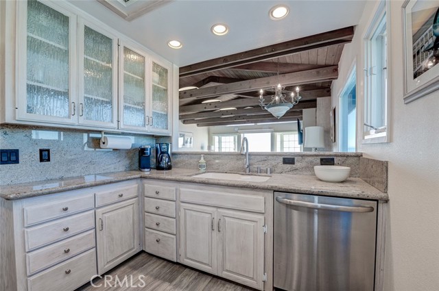 Detail Gallery Image 10 of 29 For 1021 Gaviota Dr, Laguna Beach,  CA 92651 - 3 Beds | 2 Baths