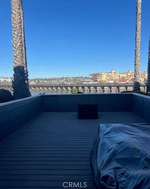 https://media.crmls.org/medias/209c5dfa-fe0d-4937-b89e-fd3caa3904d4.jpg?preset=X-Large
