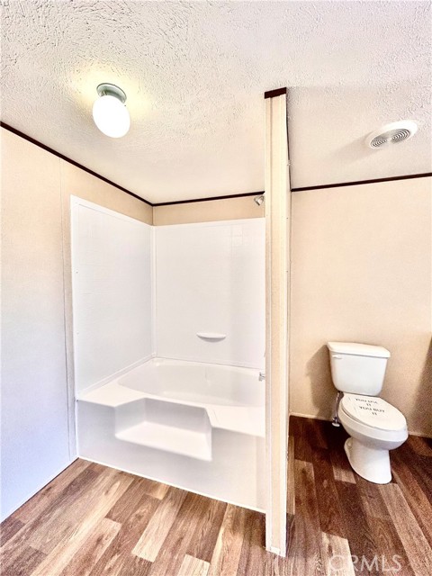 Detail Gallery Image 14 of 21 For 13984 Victoria Dr, Victorville,  CA 92395 - 4 Beds | 2 Baths