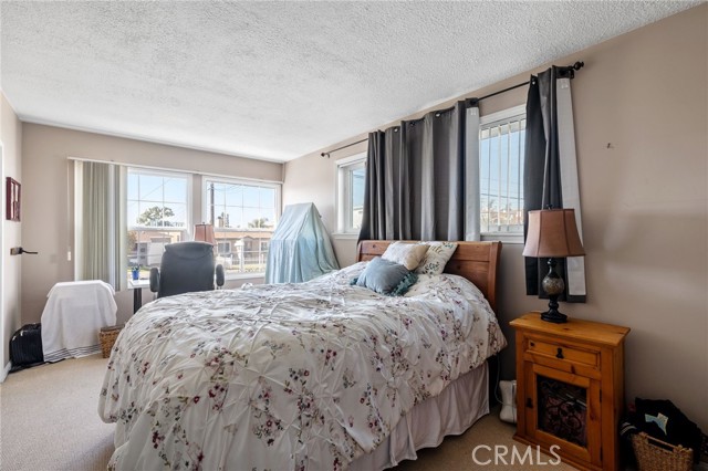 618 Prospect spacious primary bedroom