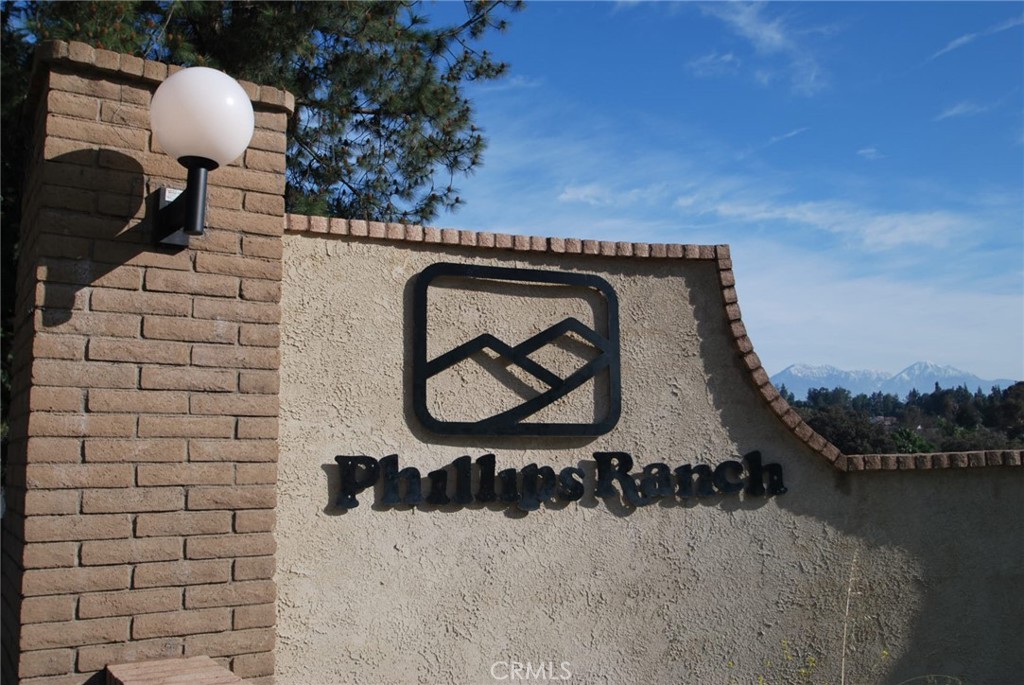 https://media.crmls.org/medias/209e8a94-93a3-4920-9e98-935b73de830e.jpg?preset=X-Large