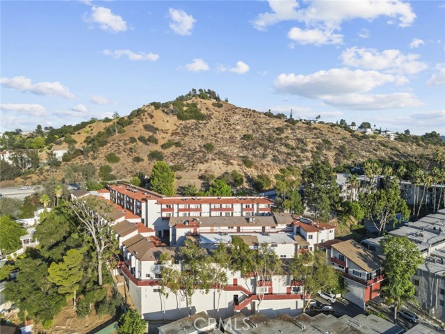 Detail Gallery Image 33 of 36 For 1523 E Windsor Rd 209a,  Glendale,  CA 91205 - 2 Beds | 1/1 Baths