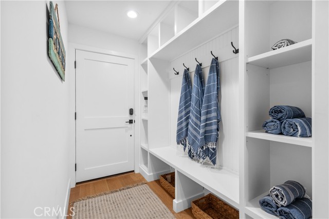 Detail Gallery Image 27 of 30 For 520 Iris Ave, Corona Del Mar,  CA 92625 - 3 Beds | 2/1 Baths