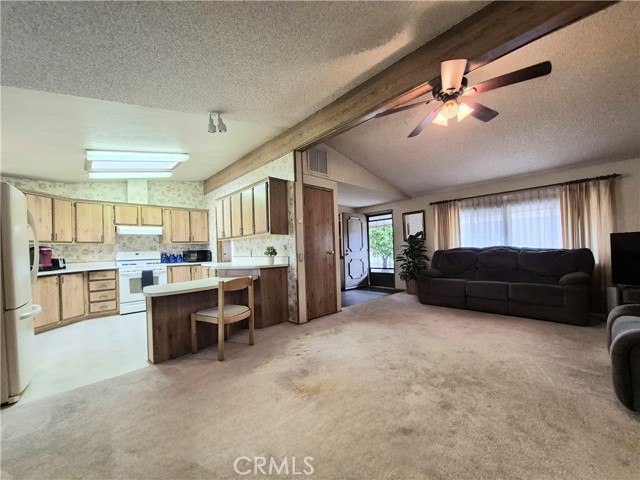 13381 Magnolia Avenue, Corona CA: https://media.crmls.org/medias/20a03ba8-55ef-409f-8ce7-62b5329e95a4.jpg
