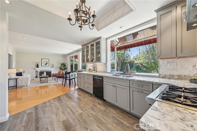 Detail Gallery Image 14 of 49 For 2302 San Leandro, Tustin,  CA 92782 - 4 Beds | 2/1 Baths