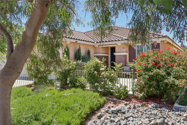 Detail Gallery Image 1 of 33 For 25503 Kamran Cir, Menifee,  CA 92586 - 3 Beds | 2/1 Baths