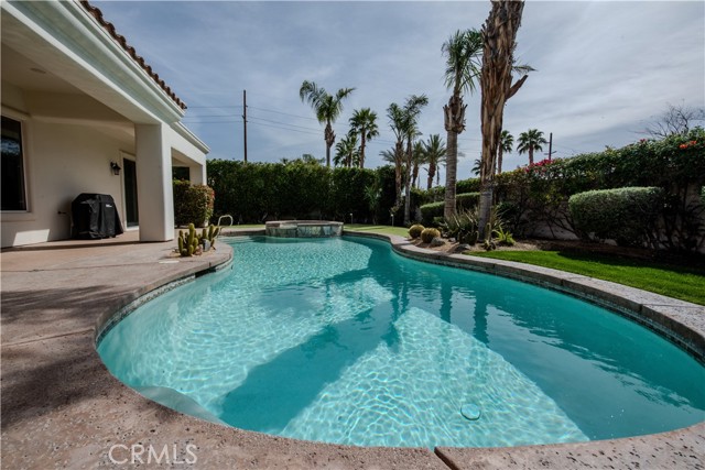 Detail Gallery Image 7 of 48 For 33 Calle La Reina, Rancho Mirage,  CA 92270 - 4 Beds | 3/1 Baths