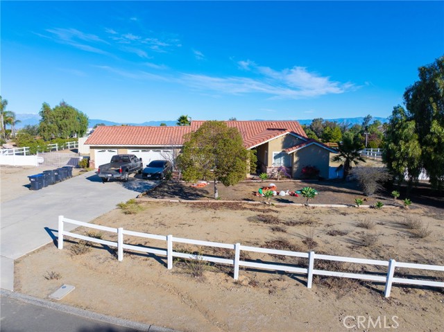 Detail Gallery Image 5 of 33 For 17874 El Mineral, Perris,  CA 92570 - 3 Beds | 2 Baths