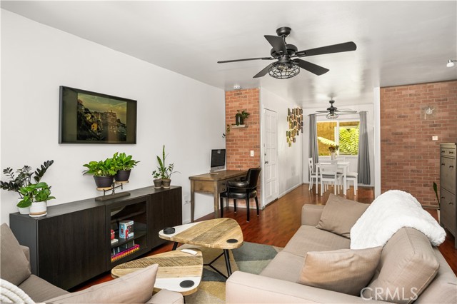 6600 Warner Avenue, Huntington Beach CA: https://media.crmls.org/medias/20a4de6d-16e9-4e32-a8ed-f67daa88e51c.jpg