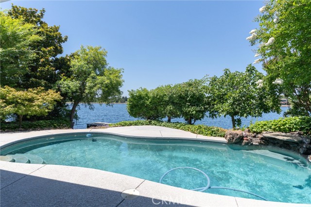 43 Edgewater Court, Chico CA: https://media.crmls.org/medias/20a4e8f8-4134-453f-8ac1-678c21576fdf.jpg