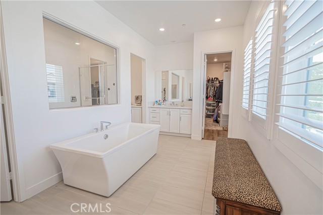 Detail Gallery Image 27 of 58 For 29768 Camino La Perdiz, Valencia,  CA 91354 - 5 Beds | 5 Baths