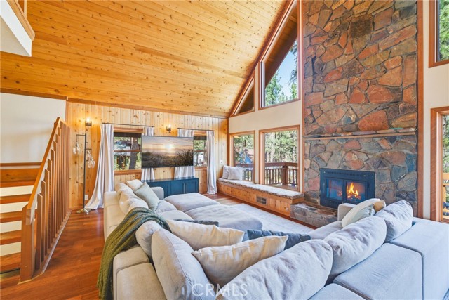 Detail Gallery Image 10 of 60 For 1137 Edna, Wrightwood,  CA 92397 - 5 Beds | 3 Baths