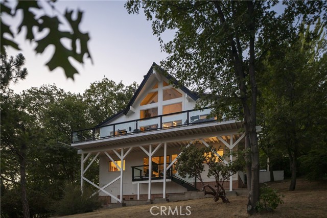 27792 West Shore Road, Lake Arrowhead CA: https://media.crmls.org/medias/20a5d942-b7b6-4649-a4ca-eb7e418d5046.jpg