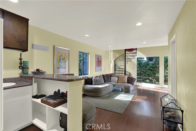 834 15th Street, Hermosa Beach CA: https://media.crmls.org/medias/20a6065a-c1ae-4286-9104-5aa0a593677a.jpg