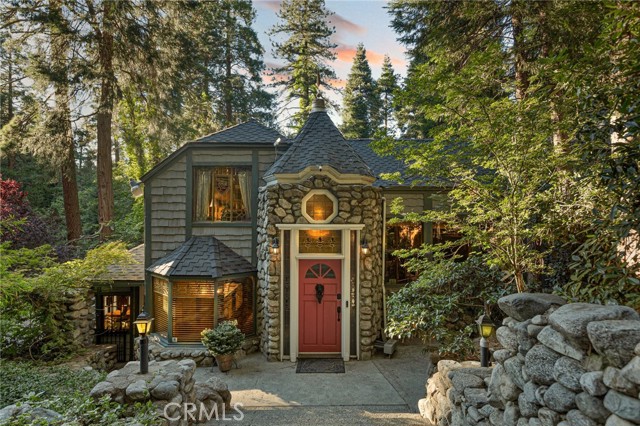 969 Oak Drive, Crestline CA: https://media.crmls.org/medias/20a6a3a3-8cb4-4c06-8965-b0c5509983bc.jpg