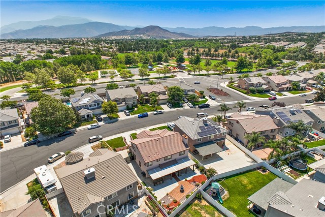 31 Newburn Court, Beaumont CA: https://media.crmls.org/medias/20a6e2ef-4368-41be-9826-231092b94f83.jpg