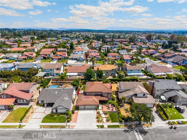 Detail Gallery Image 2 of 31 For 1400 Post Rd, Fullerton,  CA 92833 - 4 Beds | 2/1 Baths