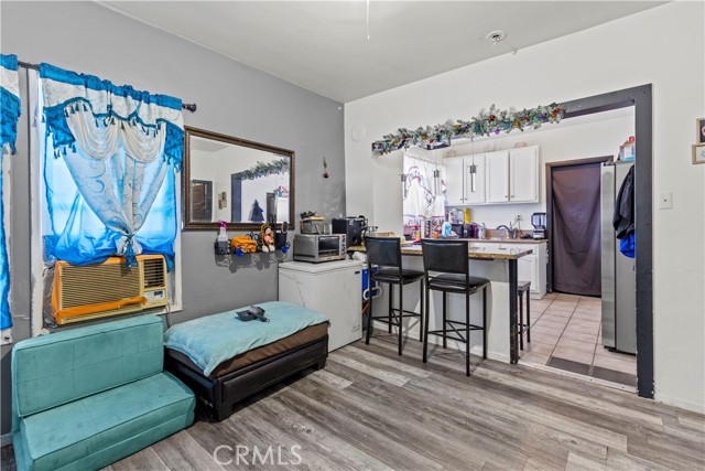 2922 Maple Avenue, Los Angeles CA: https://media.crmls.org/medias/20a86e2f-b130-48cf-a424-84e59b24858d.jpg
