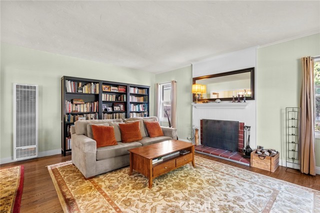 Detail Gallery Image 6 of 46 For 2871 Daisy Ave, Long Beach,  CA 90806 - 3 Beds | 2 Baths