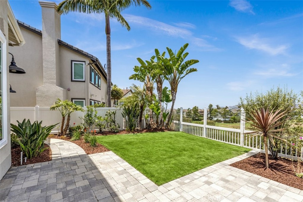https://media.crmls.org/medias/20a93bbf-e830-4e72-aa93-bb1f5fade8b4.jpg?preset=X-Large