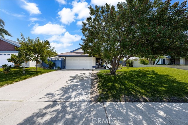 12597 Jalepeno Avenue, Chino CA: https://media.crmls.org/medias/20a98562-5d0c-4f20-a079-f2d032a8d464.jpg